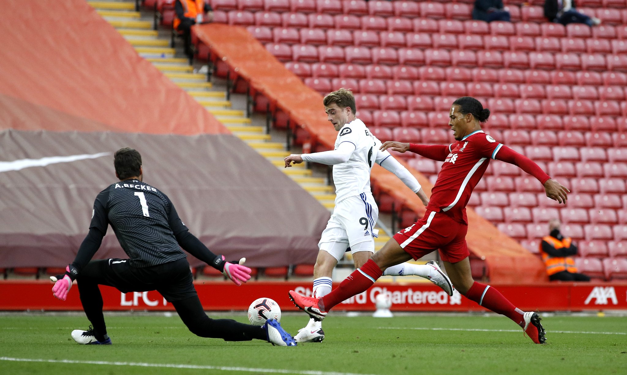 三粒失球虽 三粒失球虽